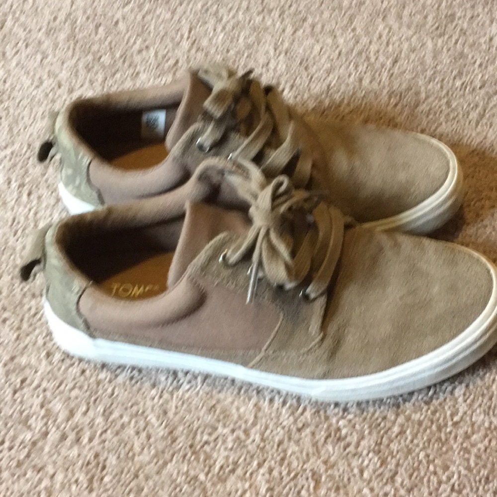 Toms